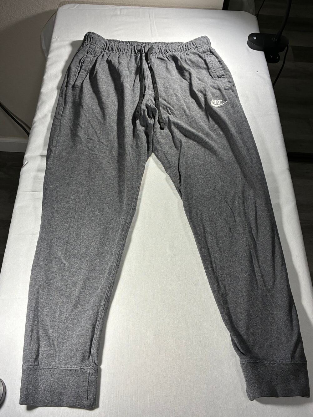 Nike Gray Fleece Jogger Sweatpants Men’s Size Medium Swoosh Athletic